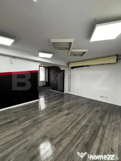 Apartament cu 4 camere decomandat în George Enescu