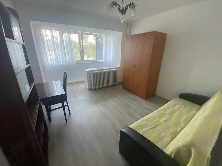 Apartament cu 3 camere decomandat, mobilat în Central
