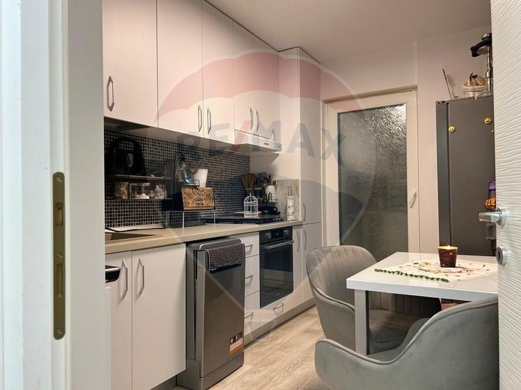 Apartament cu 2 camere decomandat, mobilat în Mogoșoaia
