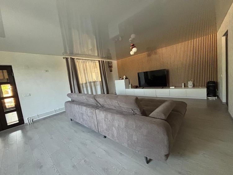 Casă cu 4 camere cu Teren 106 Mp în Chiscani