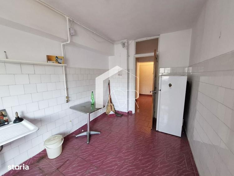 Apartament cu 3 camere decomandat în P-ța Mihai Viteazu