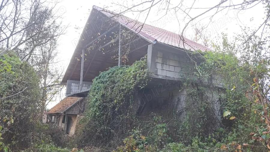 Casă cu 4 camere cu Teren 526 Mp în Odvoș