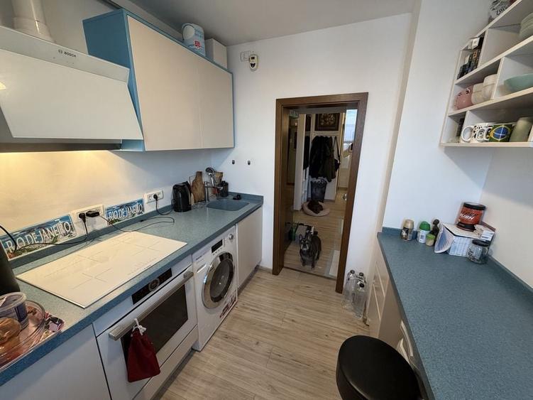 Apartament cu 3 camere decomandat în Uiești