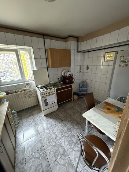 Apartament cu 4 camere decomandat în Sebastian