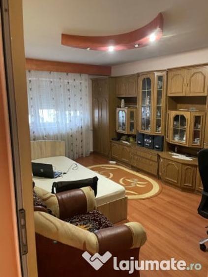 Apartament cu 2 camere decomandat în Cornitoiu