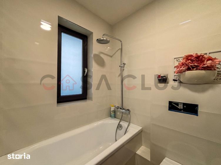 Casă cu 4 camere cu Canalizare în Baciu