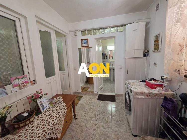 Casă individuală cu 5 camere cu Canalizare în Central