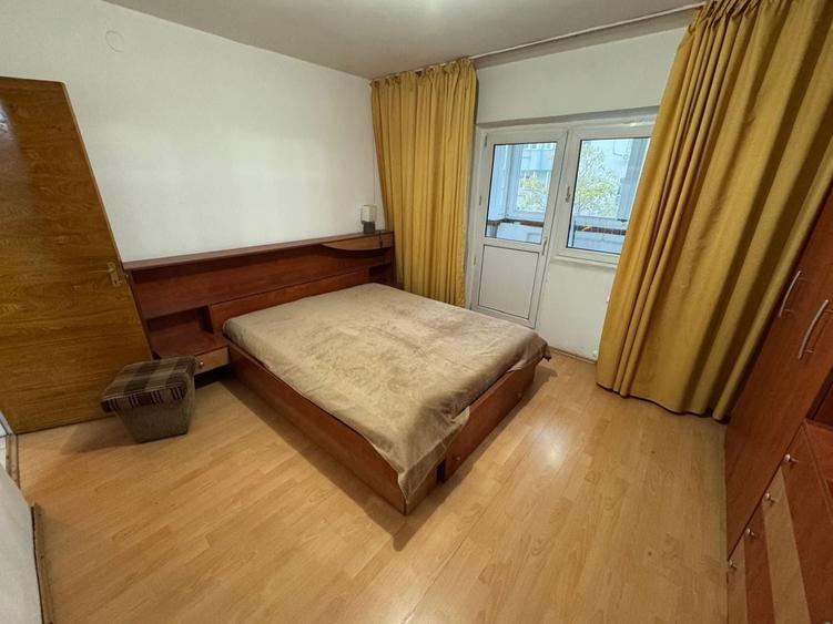 Apartament cu 3 camere decomandat în Nerva Traian