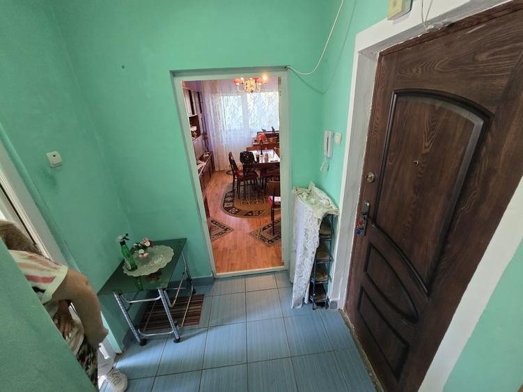 Apartament cu 3 camere în Neptun