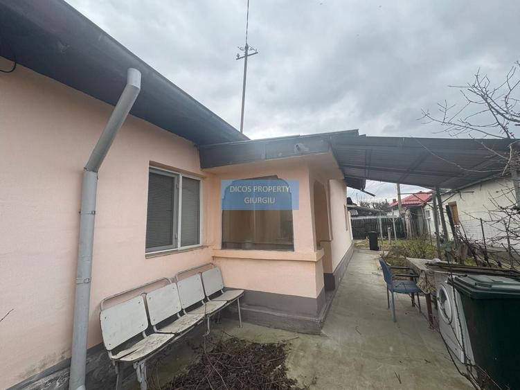 Casă individuală cu 3 camere cu Canalizare în Casa Cărții
