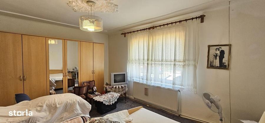 Casă cu 3 camere în Lazaret