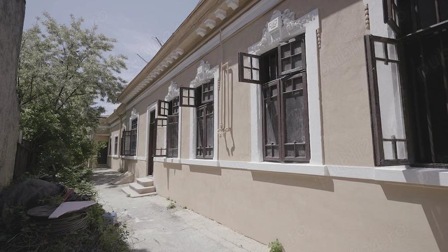 Casă cu 3 camere cu Teren 220 Mp în Parcul Carol