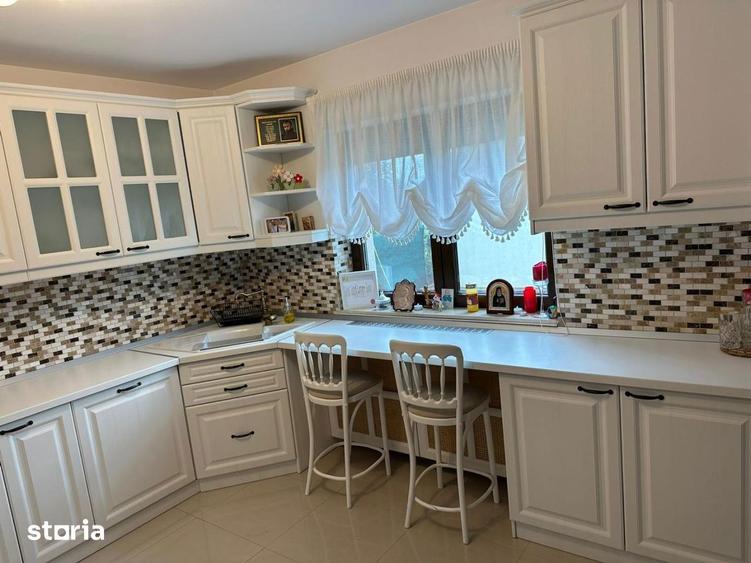 Casă cu 5 camere cu Teren 2994 Mp în Ogrezeni