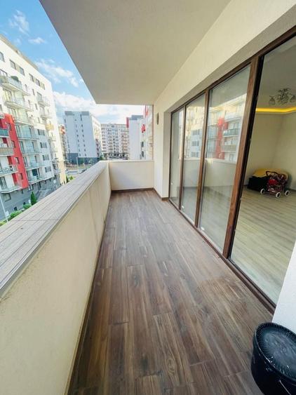 Apartament cu 3 camere decomandat în Exterior Vest