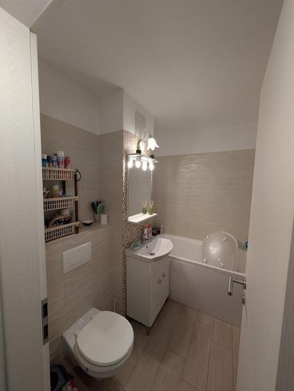 Apartament cu 3 camere decomandat în Soarelui
