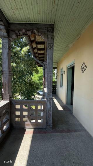 Casă cu 4 camere în Brădetu