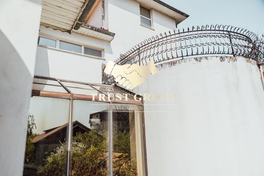 Casă individuală cu 13 camere cu Piscina în Drumul Taberei