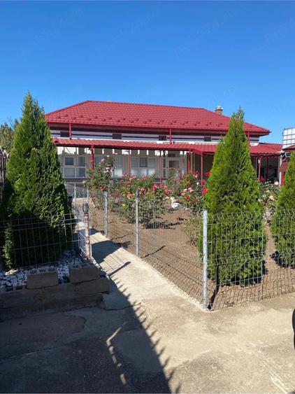 Casă cu 6 camere cu Teren 1273 Mp în Lița