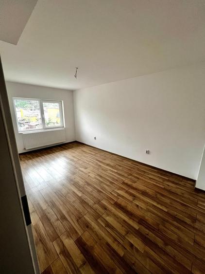 Duplex cu 4 camere cu Teren 300 Mp în Cetate