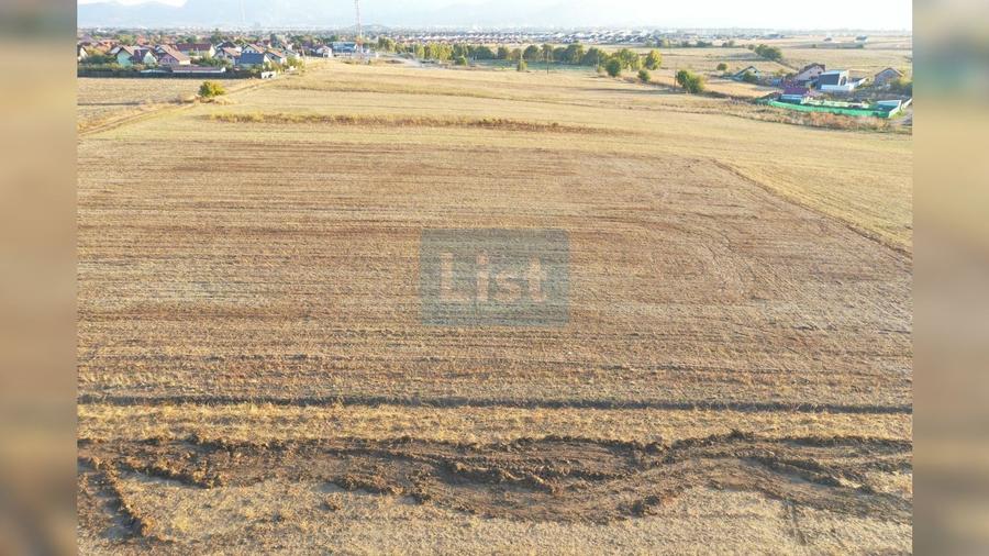 Teren de 2800 mp, în Sânpetru