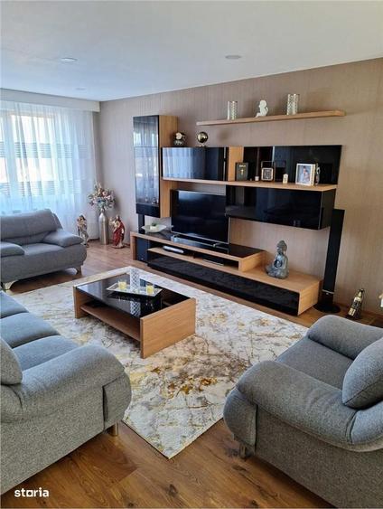 Casă cu 4 camere cu Teren 400 Mp în Corunca
