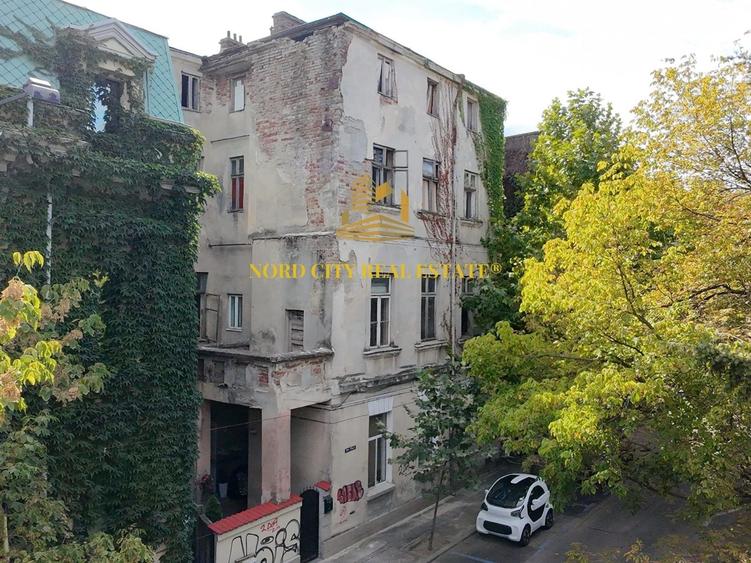 Casă individuală cu 11 camere cu Canalizare în Ferdinand