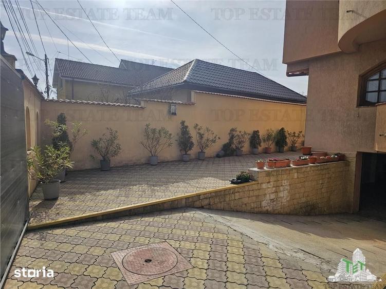 Casă cu 7 camere cu Teren 365 Mp în Km 4