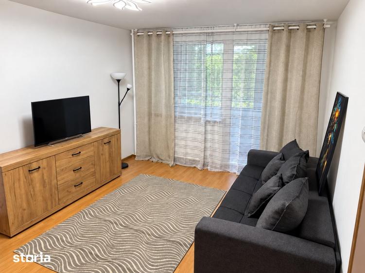 Apartament cu 4 camere semidecomandat, mobilat în Dristor