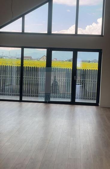 Casă cu 3 camere cu Teren 554 Mp în Tărlungeni