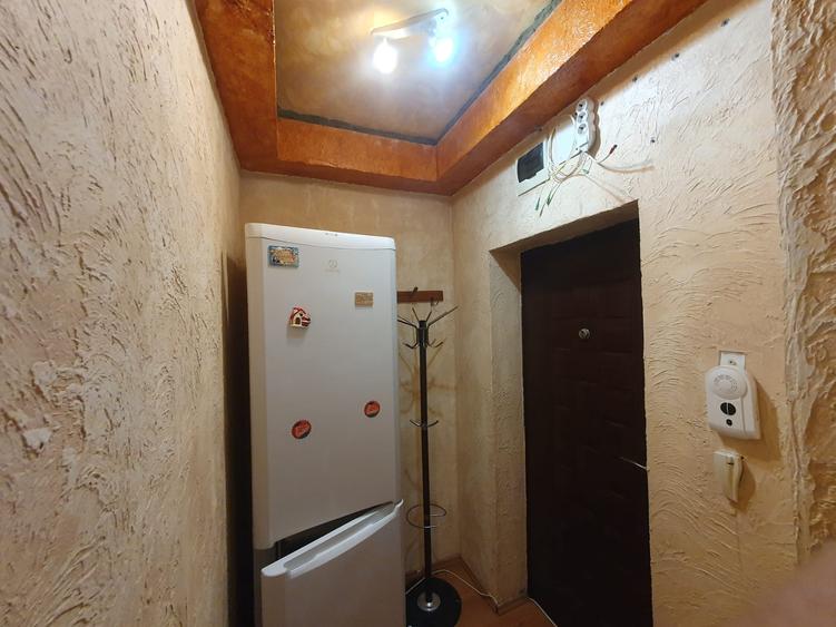 Apartament cu 2 camere decomandat, mobilat în UTA