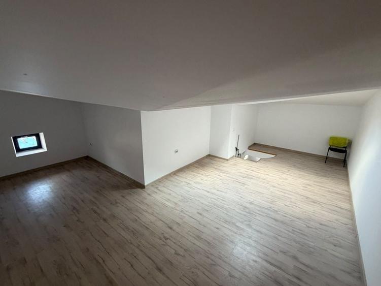 Apartament modern renovat in vila P+1, cu mansarda finisata si curte Sector 2 (Lt. Ionescu Baican) - 13
