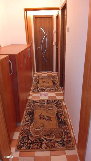 Apartament cu 3 camere decomandat în Sud