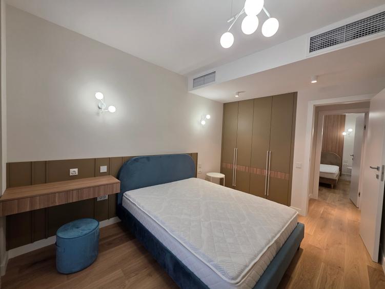 Apartament cu 3 camere semidecomandat în Străulești