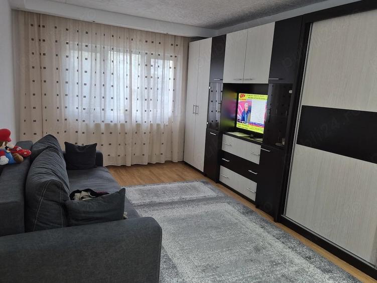 Apartament cu 2 camere decomandat în Petros
