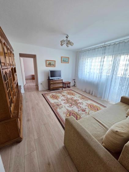 Apartament cu 2 camere semidecomandat în Spitalul Județean