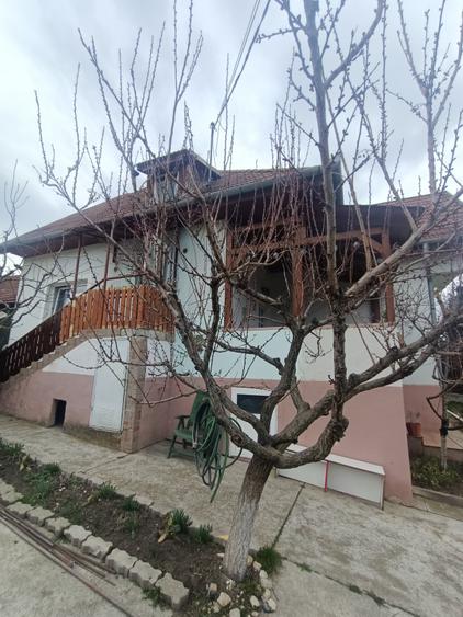 Casă individuală cu 4 camere cu Canalizare în Bună Ziua