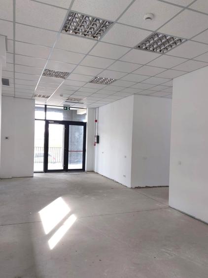 Spațiu comercial, de 140 mp, în Dârste