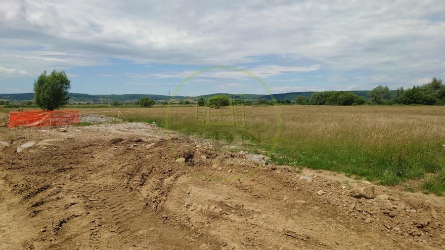 Teren agricol extravilan de 1800 mp, în Avrig