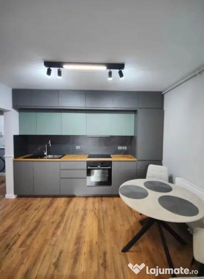 Apartament cu 2 camere decomandat în Calea București