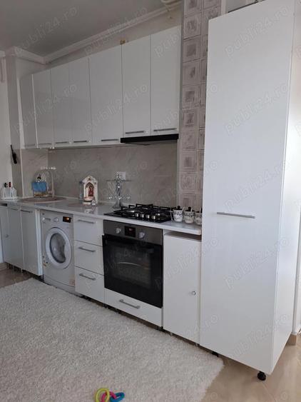 Apartament cu 3 camere decomandat în Drumul Taberei