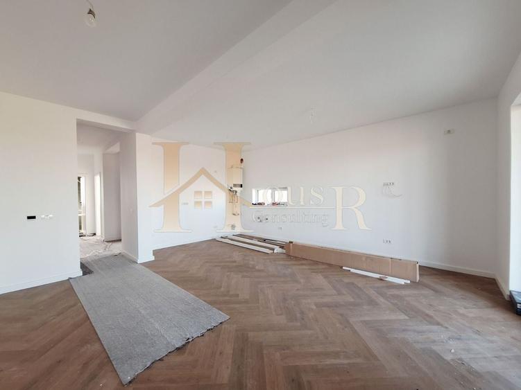 Duplex cu 5 camere cu Canalizare în Moșnița Nouă