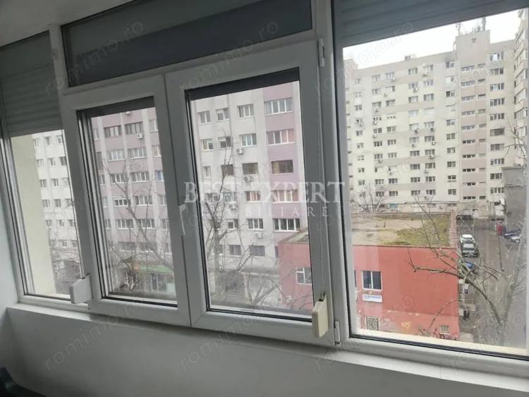 Apartament cu 3 camere decomandat în 1 Decembrie 1918
