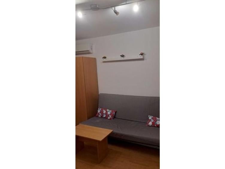 Apartament cu 2 camere decomandat, mobilat în Victoriei
