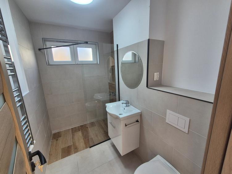 Apartament cu 2 camere semidecomandat în Micro I