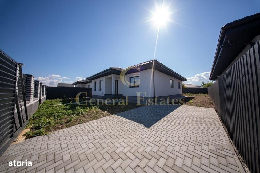 Casă cu 4 camere în Noua