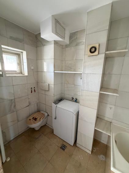 Apartament cu 5 camere semidecomandat în P-ța Unirii