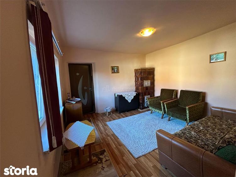 Casa Solida, pentru Familie extinsa, cu Gradina si Teren, Doclin - 10