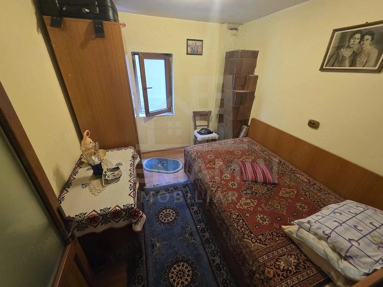 Casă cu 5 camere cu Teren 785 Mp în Bordei