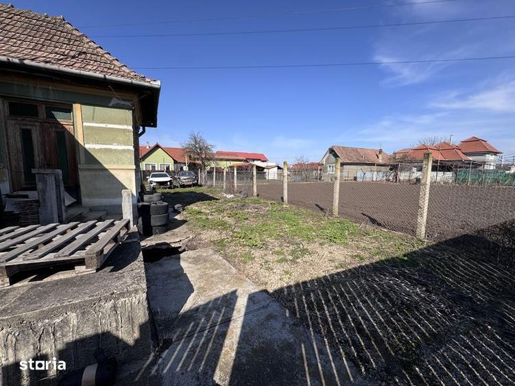 Casă cu 2 camere cu Teren 400 Mp în Central
