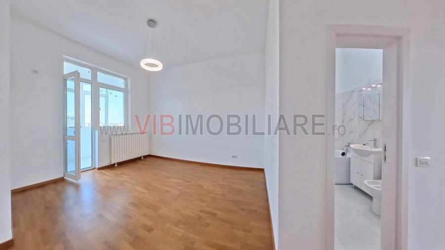 Apartament cu 5 camere decomandat în Tineretului